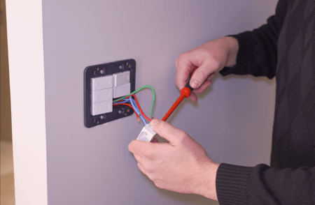Eletricista_instalacao_Liz_4_a153a42745